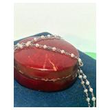 VTG LEATHER BOX-ITALY-STATIONED PEARL NECKLACE