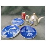 VTG Ceramic Beehive Tea Pot & Danish Plates