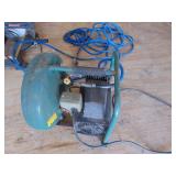 1-1/2 HP Air Compressor and Hose, works