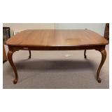 Late 20th Century Cherry Queen Anne Dining Table
