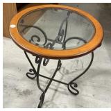 21"h., 19"dia Accent Round Table