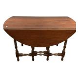 William and Mary style gateleg drop leaf table 29"
