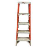 Fiberglass & Aluminum 4-Foot Step Ladder