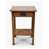 Arts & Crafts end table, oak veneer, 16' x 17.75'