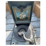 Hand crank record player, works well