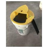 Mouse trap bucket