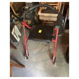 Walker/seat
