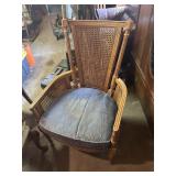 Wood/wicker chair