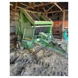John Deere 500 Round Baler