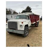 1978 IH loadstar 1700 grain truck
