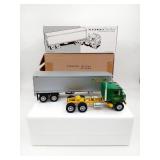 First Gear 1:34 1953 Kenworth Tractor/Trailer Lot