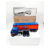 First Gear 1:34 1953 Kenworth Tractor/Trailer Lot
