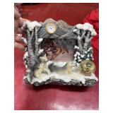Resin wolves picture frame with clock and mini