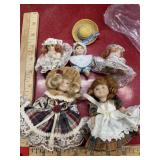 5 Mini porcelain dolls