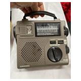 Grundig FR-200 recycle power radio and flashlight