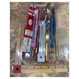 Crocheting tools, Lot