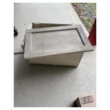 12x19x12 Vintage painted wood box, top needs to be