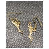 Big lot gold tone dangling scuba diver earrings