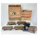 Boxed prewar Lionel O Gauge Outfit No. 98 253 box cab electric loco w/two 610 Pullman and 612 observation