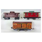 Prewar Lionel O Gauge 806 stock car, 807 caboose, 2672 Pennsylvania caboose