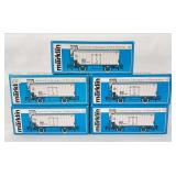 Marklin HO Gauge 82513, 82514, 82515, 82554A, 82556 box cars with brakeman