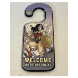 DC WONDER WOMAN DOOR HANGER