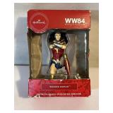DC WONDER WOMAN ORNAMENT