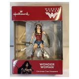 DC WONDER WOMAN ORNAMENT
