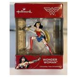 WONDER WOMAN ORNAMENT