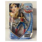 DC WONDER WOMAN ACTION FIGURE
