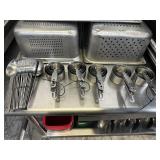 Smallwares Lot: Measuring cups, spoons