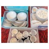 Fascino Stoneware Dish Set with Floral Design