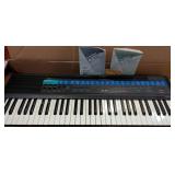 Casio CT-615 Tone Bank Keyboard with Manuals