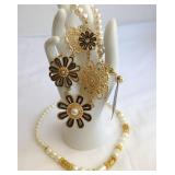 Gold and Pearl Necklace with Floral Design