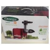 Omega Cold Press 365 Juicer in Red