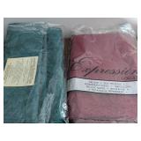 Expression Tablecloths and Leaf Runner Set
