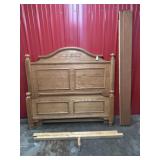Vaughan and Basset Oak Finish Queen Bed