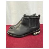 Womenï¿½s Pearl Boots Size 6
