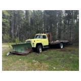 International Truck with Snowplow