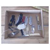 Box lot (17) knives