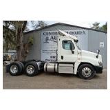 2017 FREIGHTLINER CASCADIA BASE RUNS/MOVES