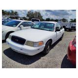2005 Ford Crown Victoria Police runs/moves