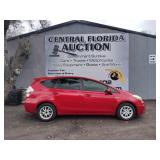 2014 Toyota Prius v RUNS/MOVES Two