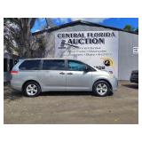 2012 Toyota Sienna RUNS/MOVES Base 7-Pa