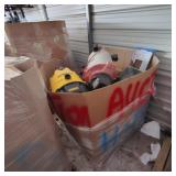 PALLET OF MISCELLANEOUS ITEMS