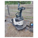 Crown Pallet jack
