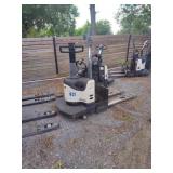 Crown Pallet jack
