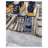 2026 GIYI mini skid steer Side shift fork