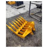 2026 GIYI CAT305 Excavator Rake with Teeth