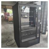 WORKS VENDING MACHINE NO KEYS